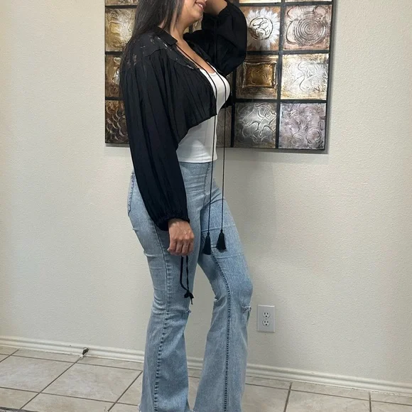 House of Harlow 1960 Black Lace Blouse - Picture 7 of 7